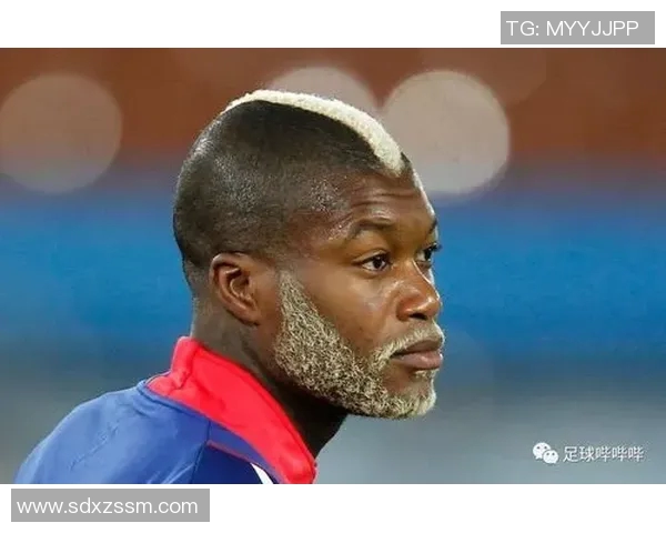 足球明星发型大比拼哪款男士发型最具魅力与时尚感 足球明星发型大比拼哪款男士发型最具魅力与时尚感