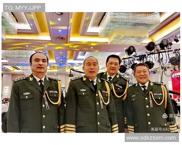 足球明星欢聚一堂庆祝合体瞬间展现团结与友谊的美好时刻 足球明星欢聚一堂庆祝合体瞬间展现团结与友谊的美好时刻