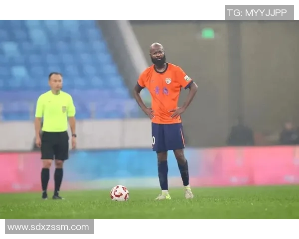 足球明星裤裆凸起照片引发热议网友热衷讨论运动员魅力与形象问题 足球明星裤裆凸起照片引发热议网友热衷讨论运动员魅力与形象问题