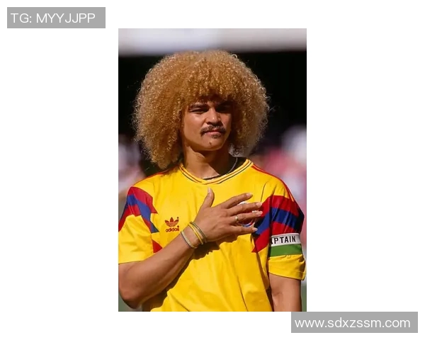 足球明星绿色发型女生展现个性魅力与时尚风采的完美结合 足球明星绿色发型女生展现个性魅力与时尚风采的完美结合