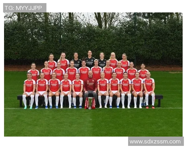 近期全球足球明星阵容揭晓引发球迷热议与期待 近期全球足球明星阵容揭晓引发球迷热议与期待