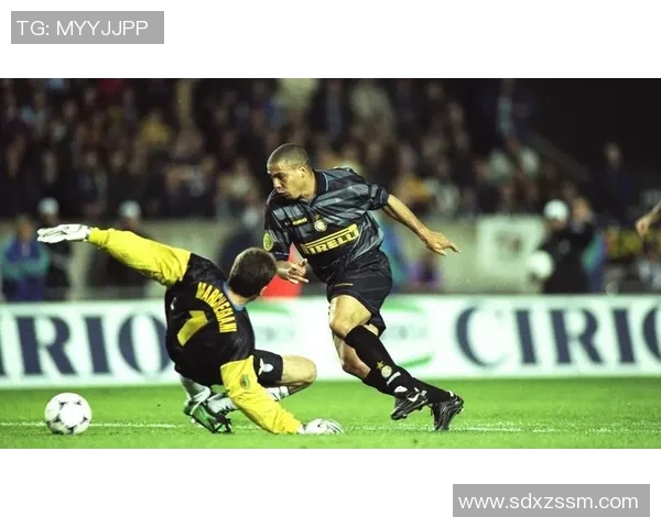 97年足球明星联赛的辉煌岁月与传奇球员的精彩瞬间回顾